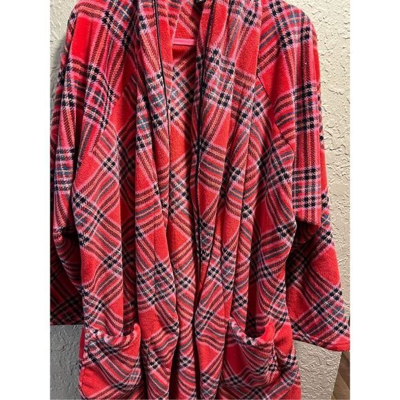 Victoria’s Secret Red Plaid Robe Woman’s Size XL/XXL - Picture 3 of 9